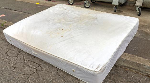 where to dump mattress for free